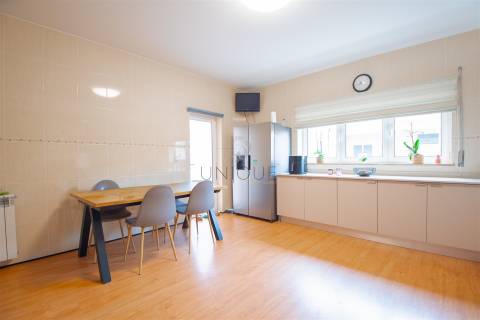 Moradia T3 com Suite, Jardim e Garagem Fechada | Próxima ao Centro de Aveiro