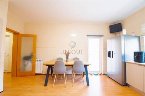 Moradia T3 com Suite, Jardim e Garagem Fechada | Próxima ao Centro de Aveiro