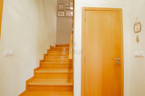 Moradia T3 com Suite, Jardim e Garagem Fechada | Próxima ao Centro de Aveiro
