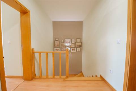 Moradia T3 com Suite, Jardim e Garagem Fechada | Próxima ao Centro de Aveiro