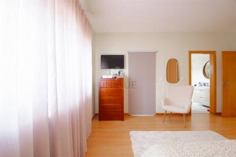 Moradia T3 com Suite, Jardim e Garagem Fechada | Próxima ao Centro de Aveiro