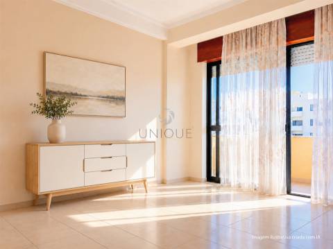 Apartamento T1 com Vista Mar, Elevador e Quarteira