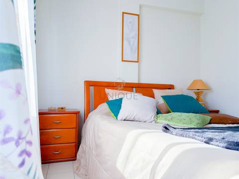 Apartamento T1 com Vista Mar, Elevador e Quarteira