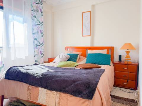 Apartamento T1 com Vista Mar, Elevador e Quarteira