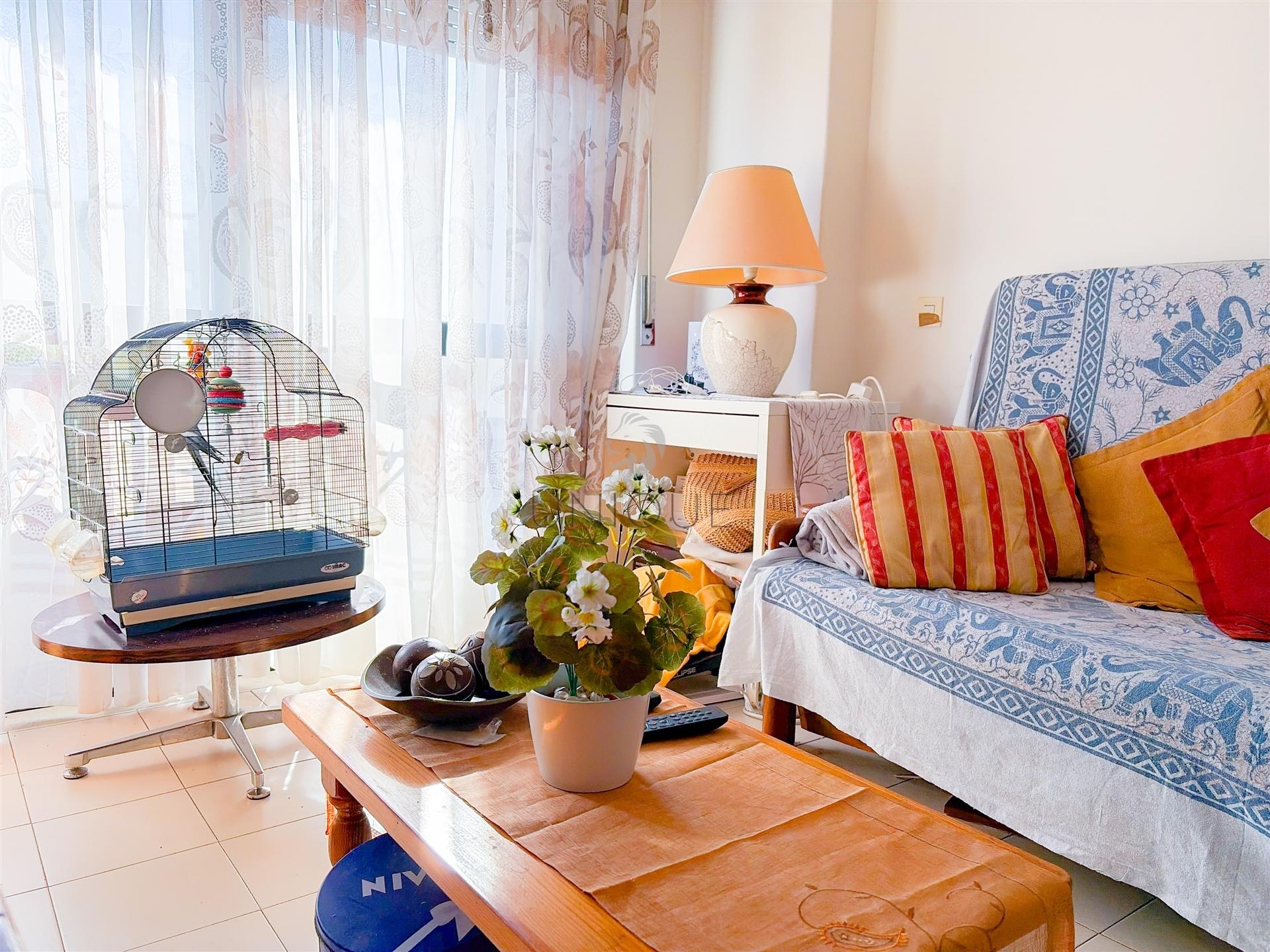Apartamento T1 com Vista Mar, Elevador e Quarteira