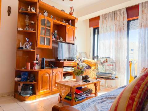 Apartamento T1 com Vista Mar, Elevador e Quarteira