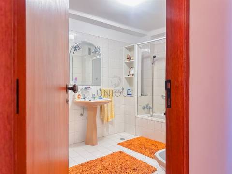 Apartamento T2 em Quarteira