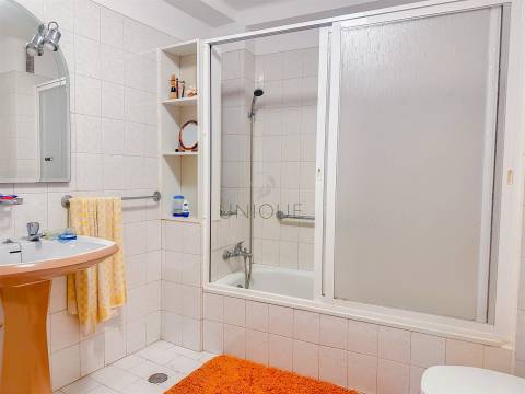 Apartamento T2 em Quarteira