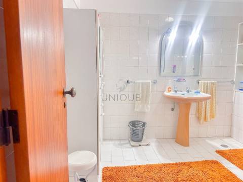 Apartamento T2 em Quarteira