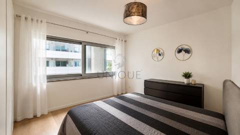Apartamento T2 com varandas, estacionamento e arrumo - Cais da Fonte Nova