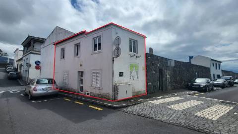 Moradia T2 Venda em Ribeira Grande (Matriz),Ribeira Grande