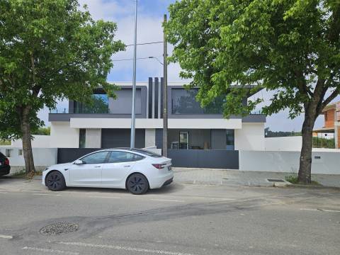 Moradia T4 Venda em Santa Joana,Aveiro