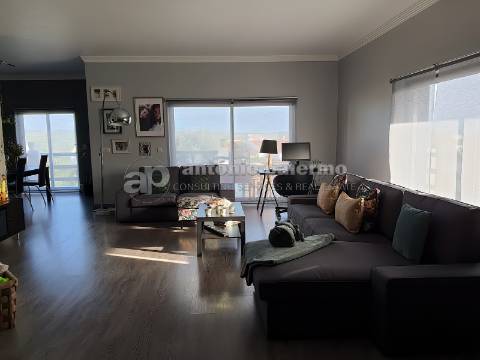 Excelente Moradia V4 para venda