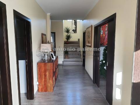 Excelente Moradia V4 para venda