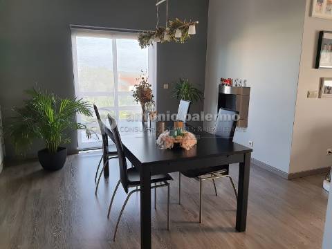 Excelente Moradia V4 para venda