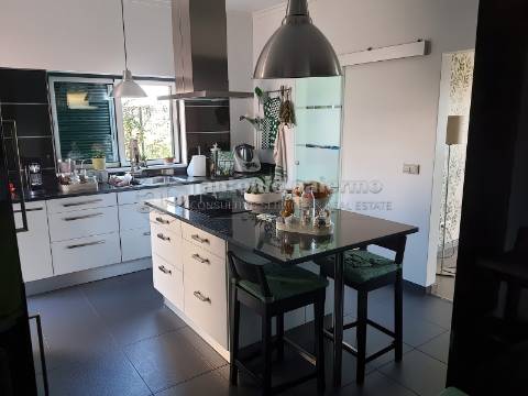 Excelente Moradia V4 para venda