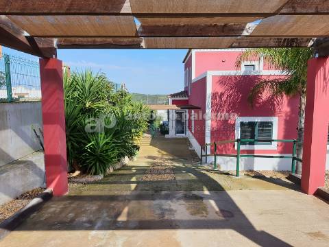 Excelente Moradia V4 para venda