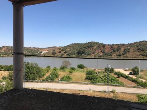 Terreno para construção junto ao Rio Guadiana