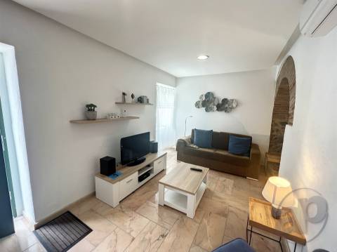 Apartamento tipo T0+1 remodelado