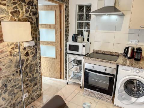 Apartamento tipo T0+1 remodelado