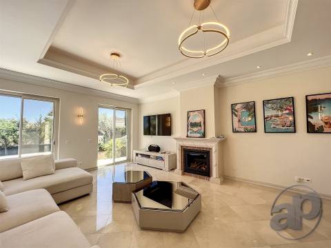 Excelente moradia v4 para venda no Monte Rei Golf