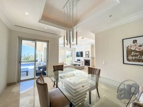 Excelente moradia v4 para venda no Monte Rei Golf