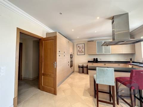 Excelente moradia v4 para venda no Monte Rei Golf