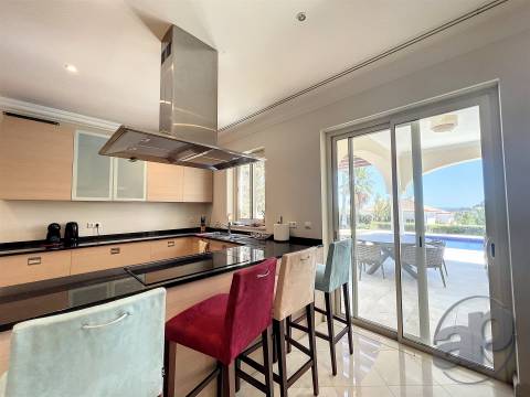 Excelente moradia v4 para venda no Monte Rei Golf