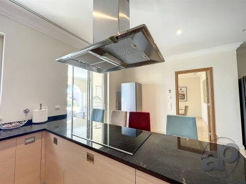 Excelente moradia v4 para venda no Monte Rei Golf