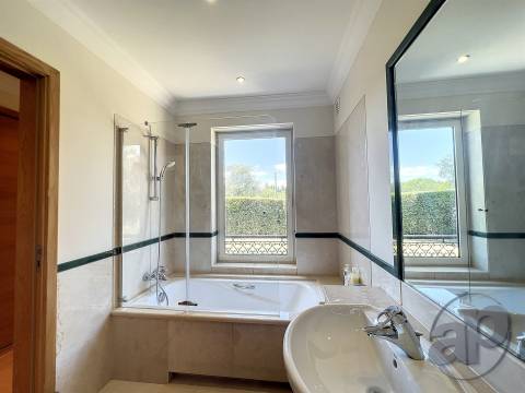 Excelente moradia v4 para venda no Monte Rei Golf