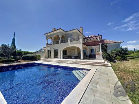 Excelente moradia v4 para venda no Monte Rei Golf