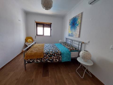 Moradia V3 com piscina para venda