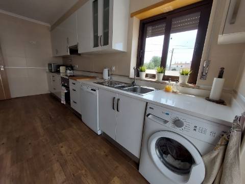 Moradia V3 com piscina para venda