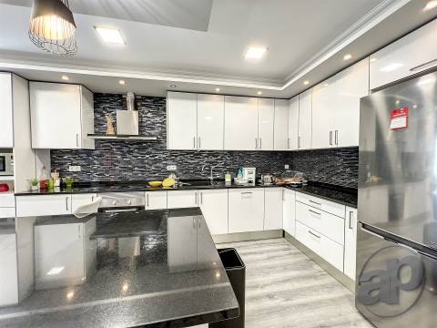 Apartamento duplex T1+3 para venda