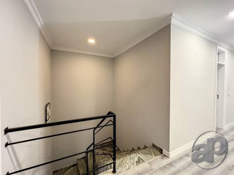 Apartamento duplex T1+3 para venda