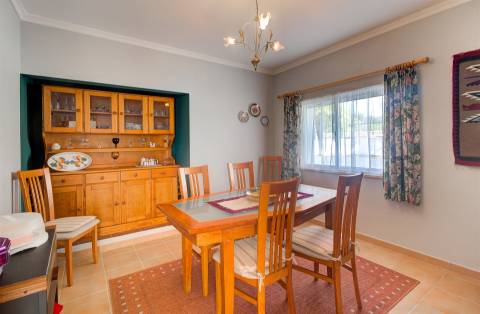 Fantástica Moradia V4 em Altura