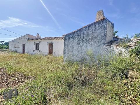 Terreno e ruína para venda