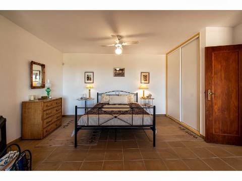 Moradia isolada com piscina e garagem para venda em Altura