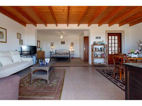 Moradia isolada com piscina e garagem para venda em Altura