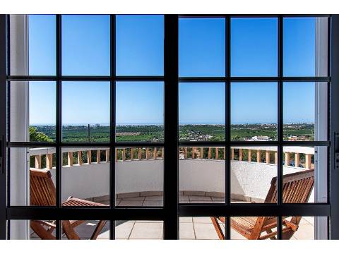 Moradia isolada com piscina e garagem para venda em Altura