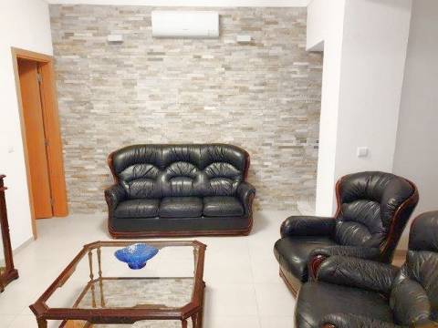 Moradia V3 + anexo para venda em VN Cacela