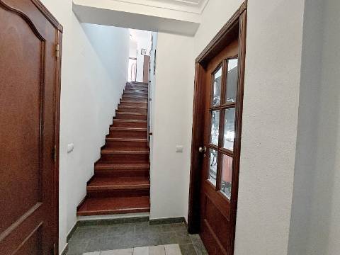 Apartamento T3 duplex na primeira linha Rio