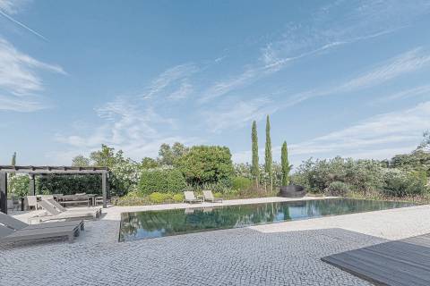 Quinta com 7,6 hectares e moradia V5 para venda em Santo Estevão, Tavira