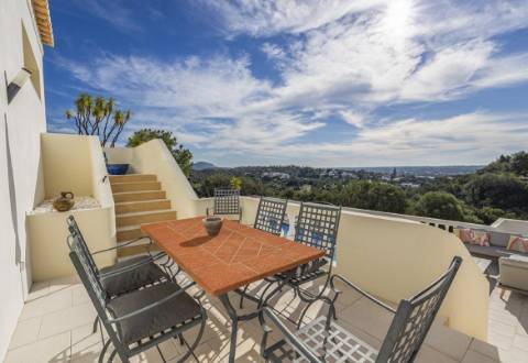 Moradia V3 Isolada perto de Vilamoura