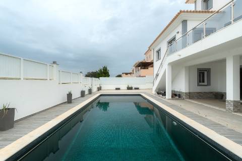 Magnífica moradia de luxo com 4 quartos