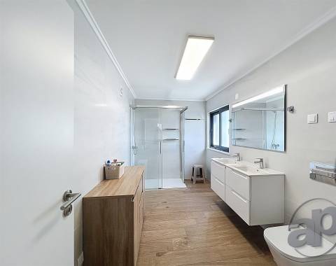 Penthouse T2 com Vista Rio e Amplas Varandas