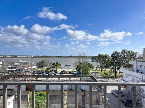 Penthouse T2 com Vista Rio e Amplas Varandas