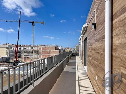 Penthouse T2 com Vista Rio e Amplas Varandas