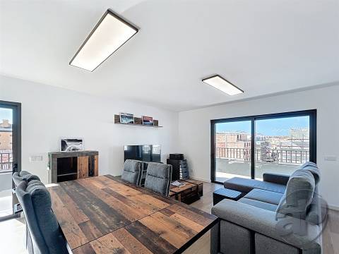 Penthouse T2 com Vista Rio e Amplas Varandas