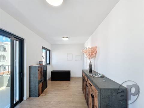 Penthouse T2 com Vista Rio e Amplas Varandas